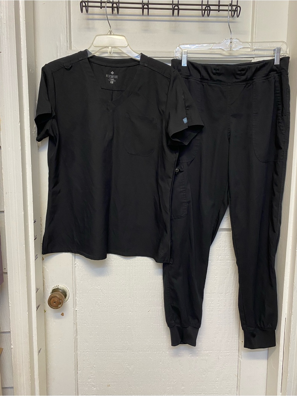 Med couture scrubs set women’s size medium joggers pant Black